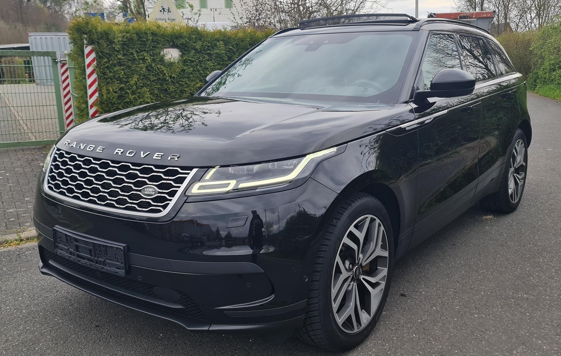 Land Rover Range Rover Velar 2,0 D 180PS 5 Doors 4WD A