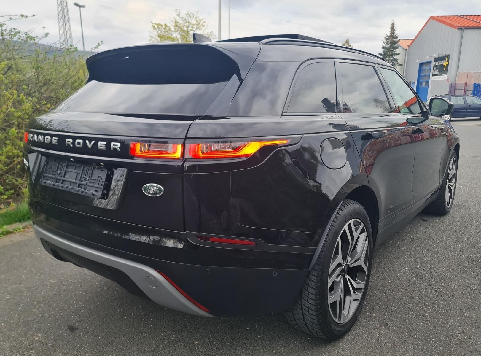 Land Rover Range Rover Velar 2,0 D 180PS 5 Doors 4WD A
