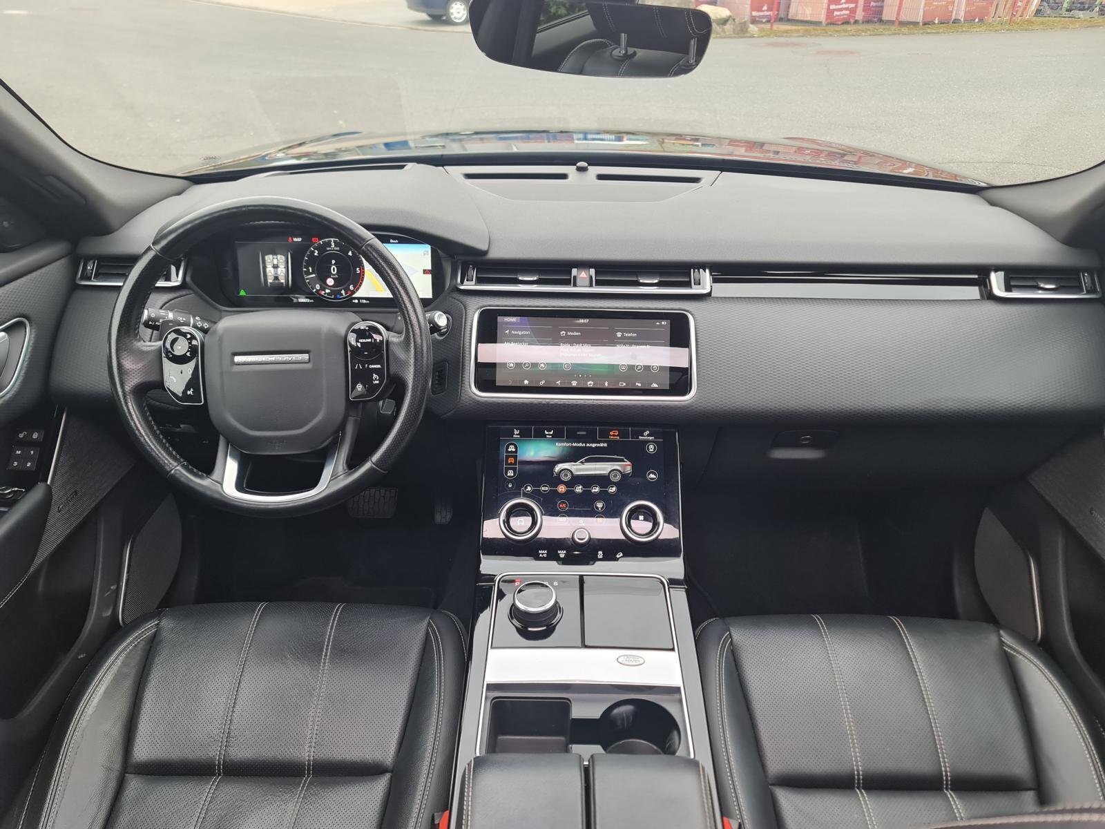 Sort Land Rover Range Rover Velar fra 2018