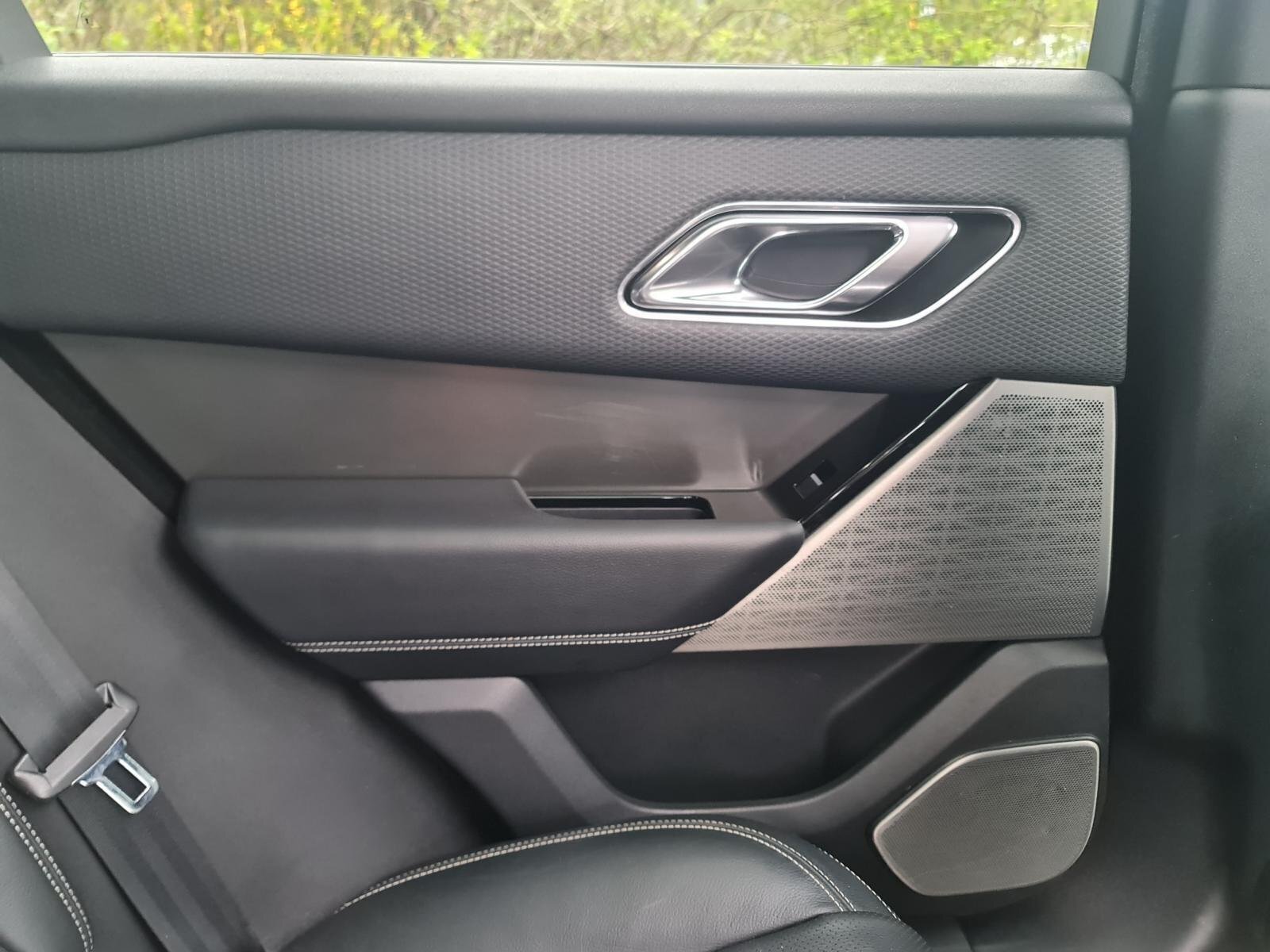 Sort Land Rover Range Rover Velar fra 2018