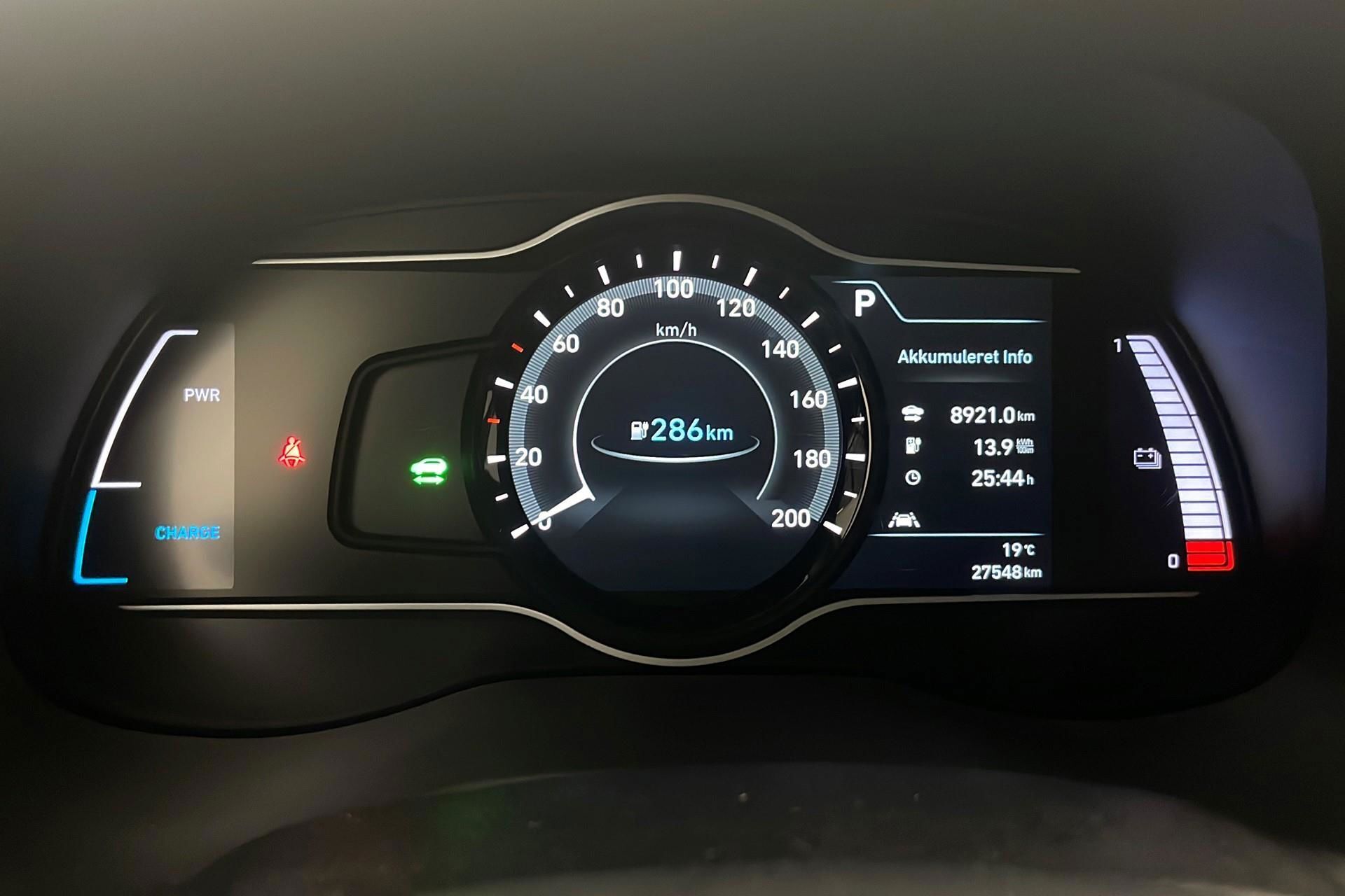 Grå Hyundai Kona fra 2021