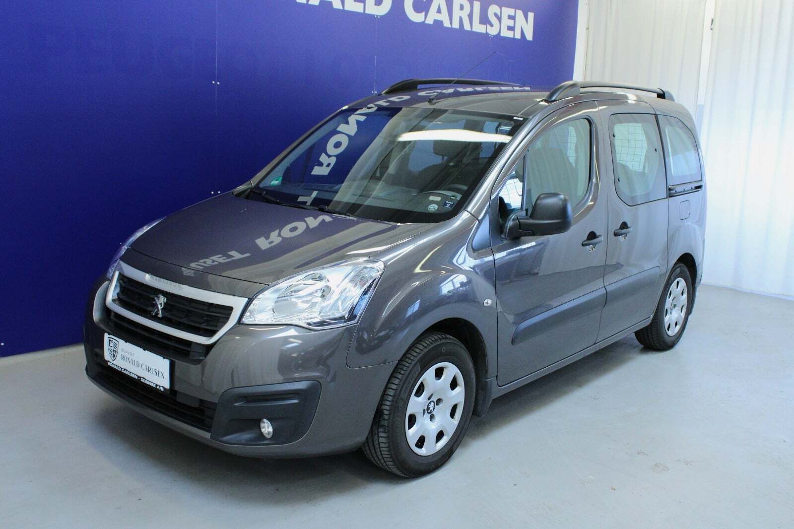 Grå Peugeot Partner Tepee fra 2017