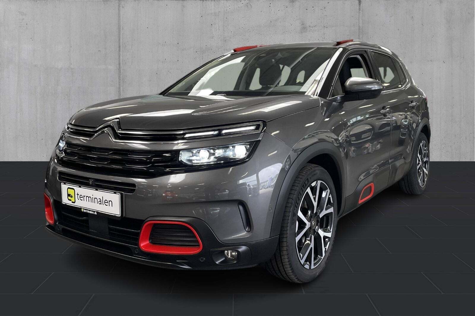 Grå Citroën C5 Aircross fra 2020 set udefra
