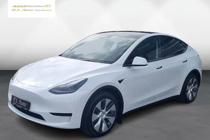 Hvid Tesla Model Y fra 2023