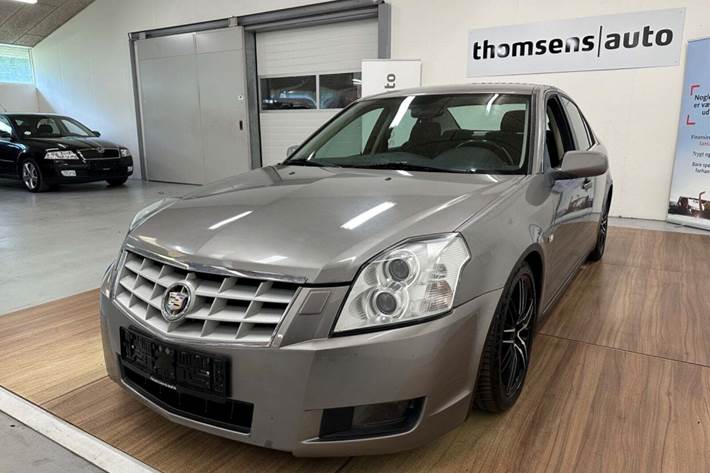 Grå Cadillac BLS fra 2006
