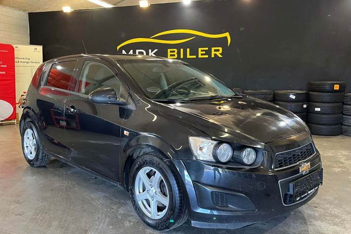 undefined Chevrolet Aveo fra 2013 set udefra