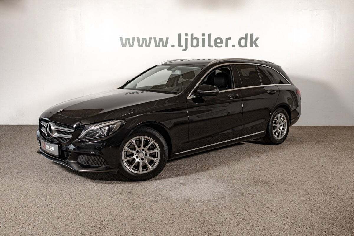 Sort Mercedes C200 d fra 2016 set udefra