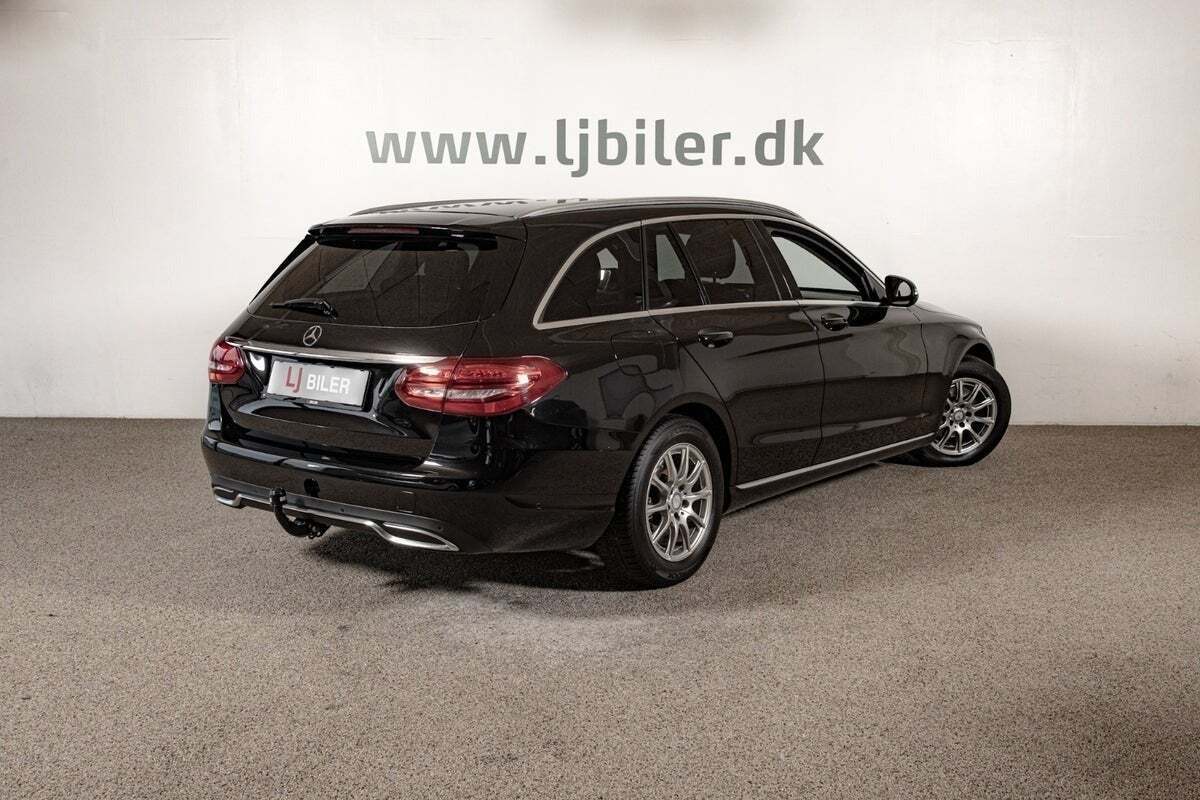 Sort Mercedes C200 d fra 2016