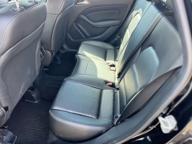 Sort Mercedes B200 d fra 2015