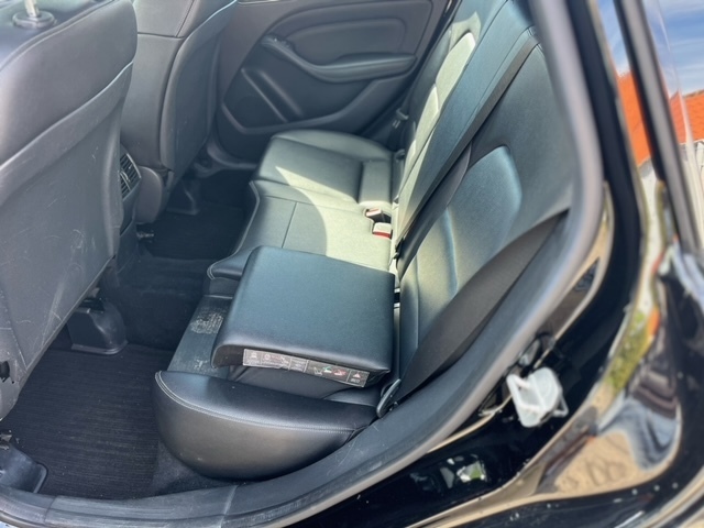 Sort Mercedes B200 d fra 2015