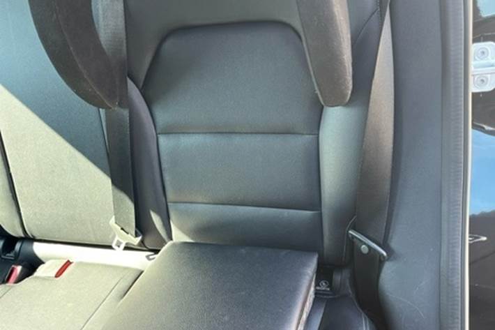 Sort Mercedes B200 d fra 2015