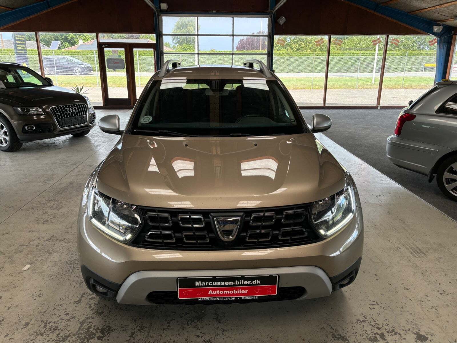 Orange Dacia Duster fra 2018