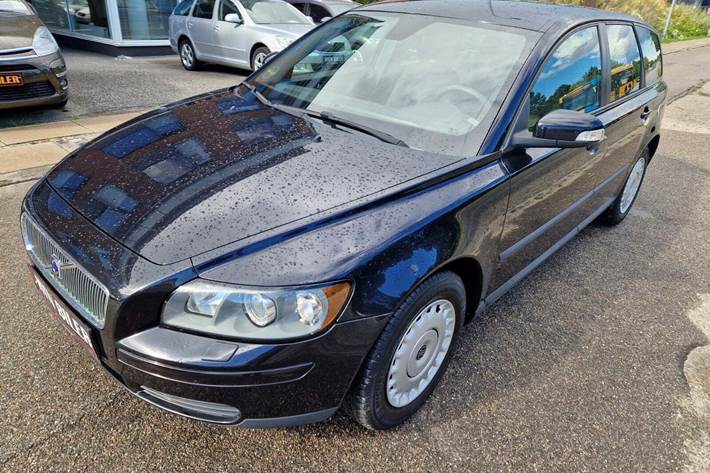 Sort Volvo V50 fra 2007 set udefra