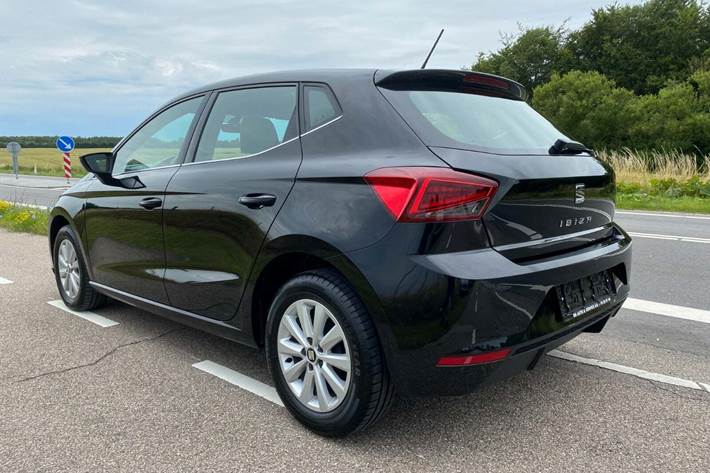 Sort Seat Ibiza fra 2020 set udefra