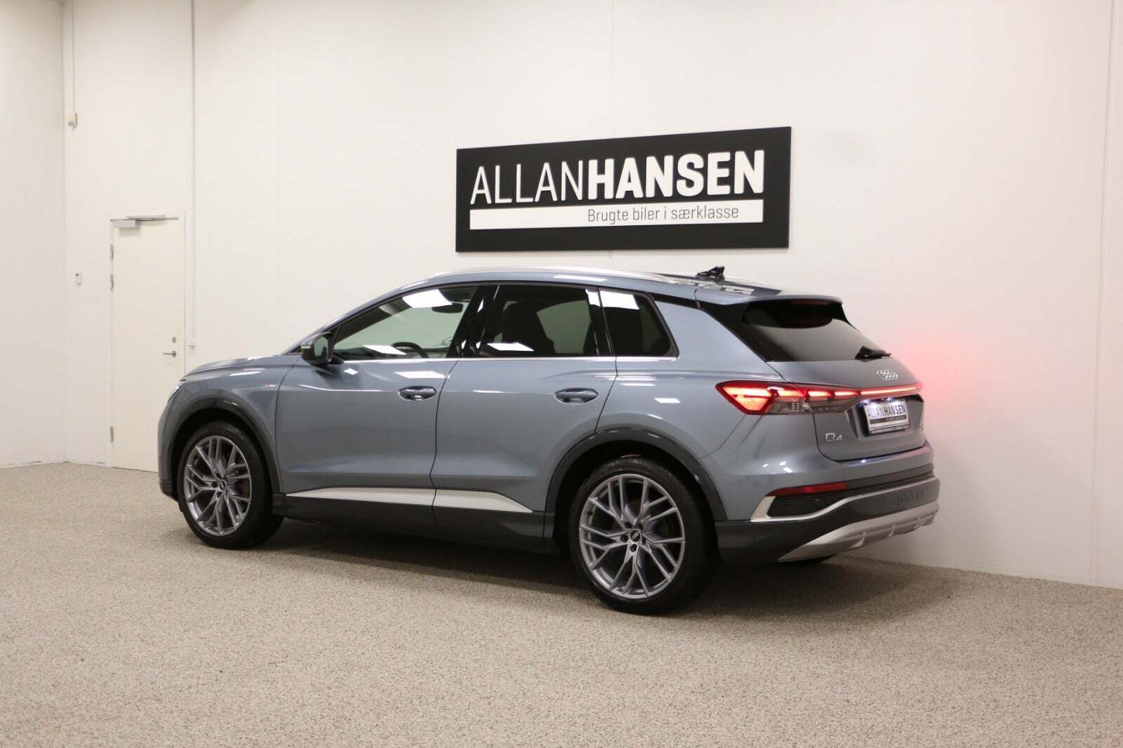 Blå Audi Q4 e-tron fra 2022