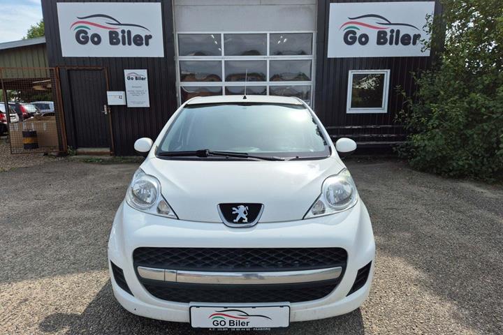 Grøn Peugeot 107 fra 2011