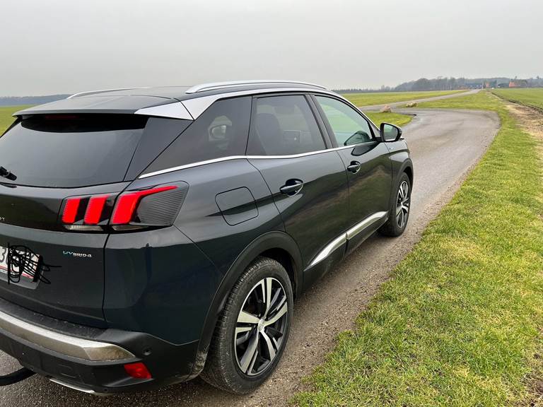 Peugeot 3008 1,6 3008 1.6 Hybrid4 300 HK EAT