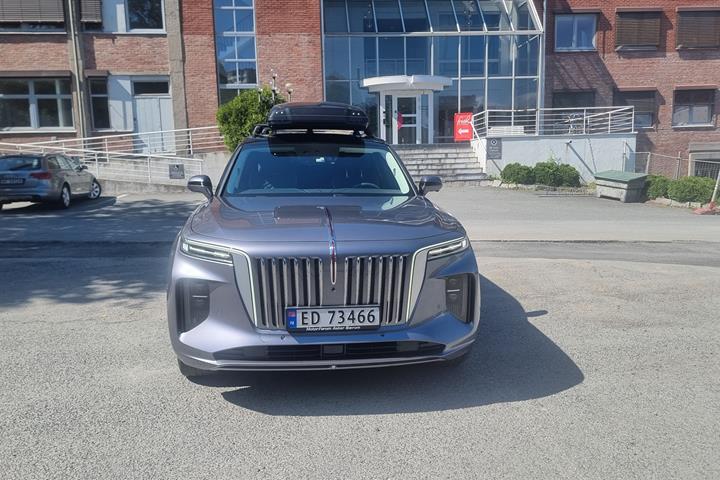 Grå Hongqi E-HS9 fra 2022