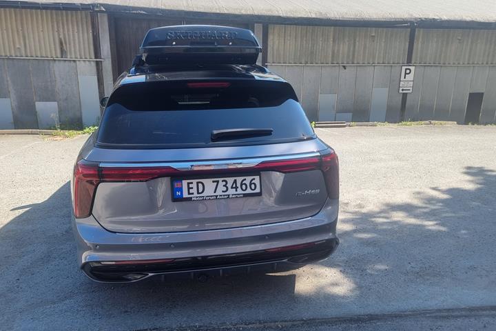 Grå Hongqi E-HS9 fra 2022