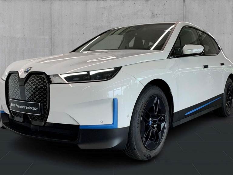 BMW iX