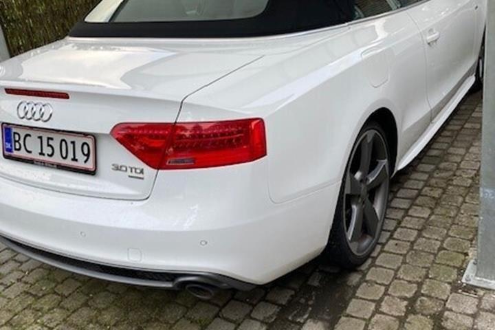Hvid Audi A5 Cabriolet fra 2012