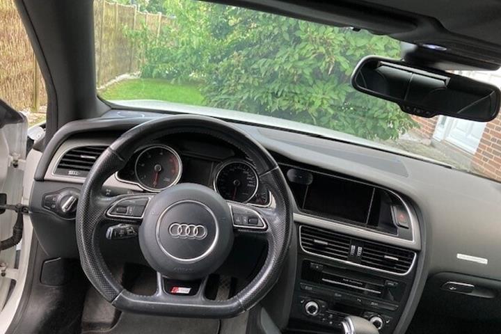 Hvid Audi A5 Cabriolet fra 2012