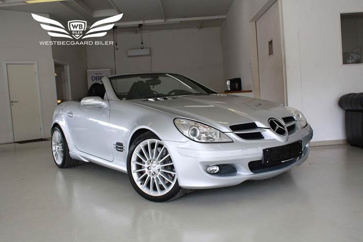 Sølv Mercedes SLK350 fra 2004