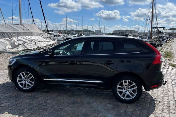 Sort Volvo XC60 fra 2016