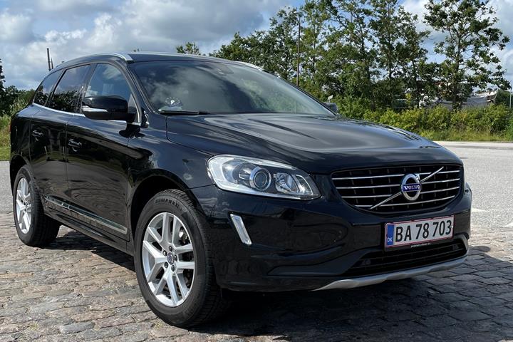 Sort Volvo XC60 fra 2016