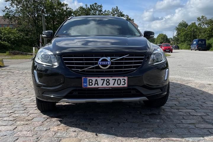 Sort Volvo XC60 fra 2016