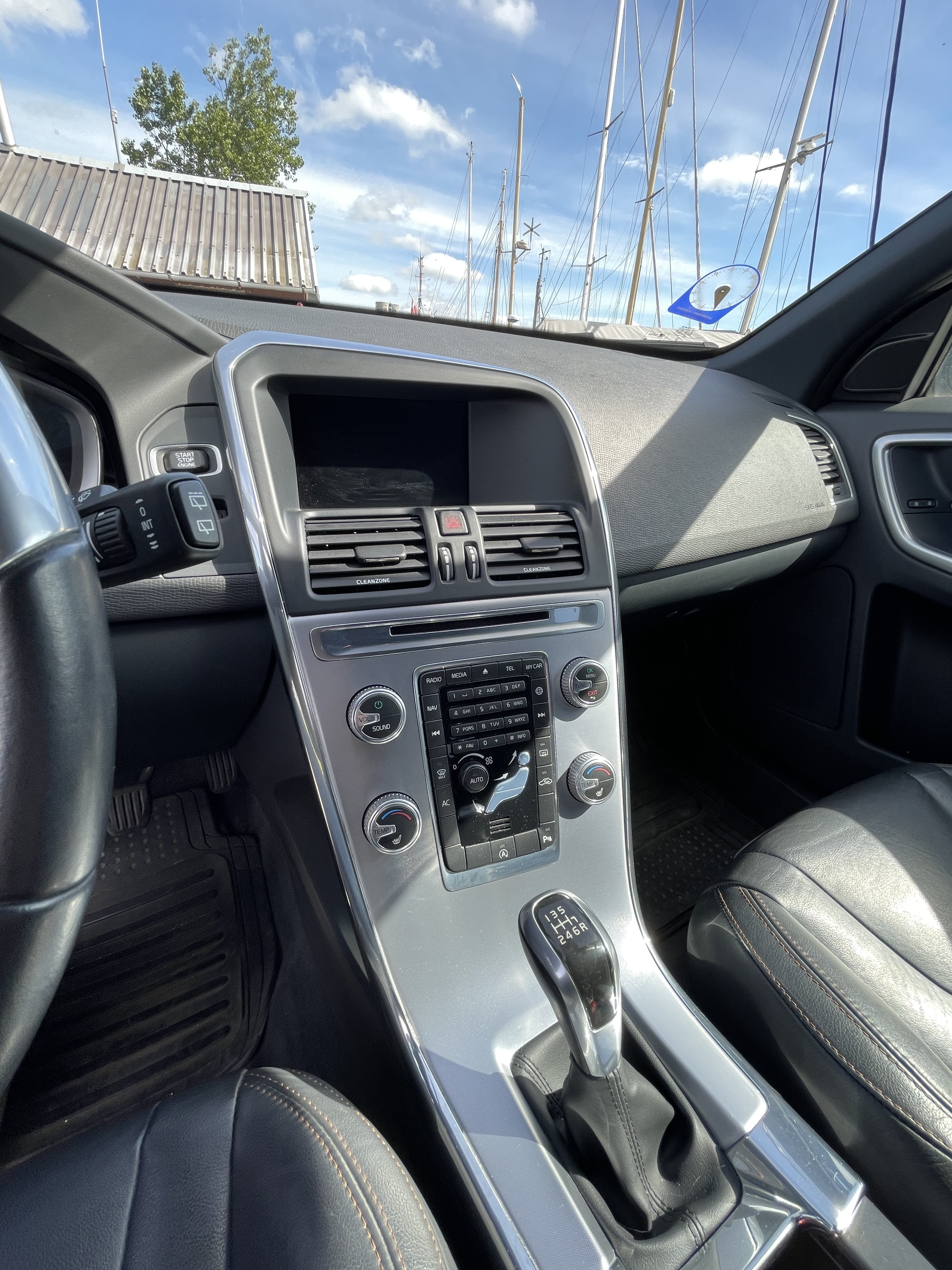 Sort Volvo XC60 fra 2016