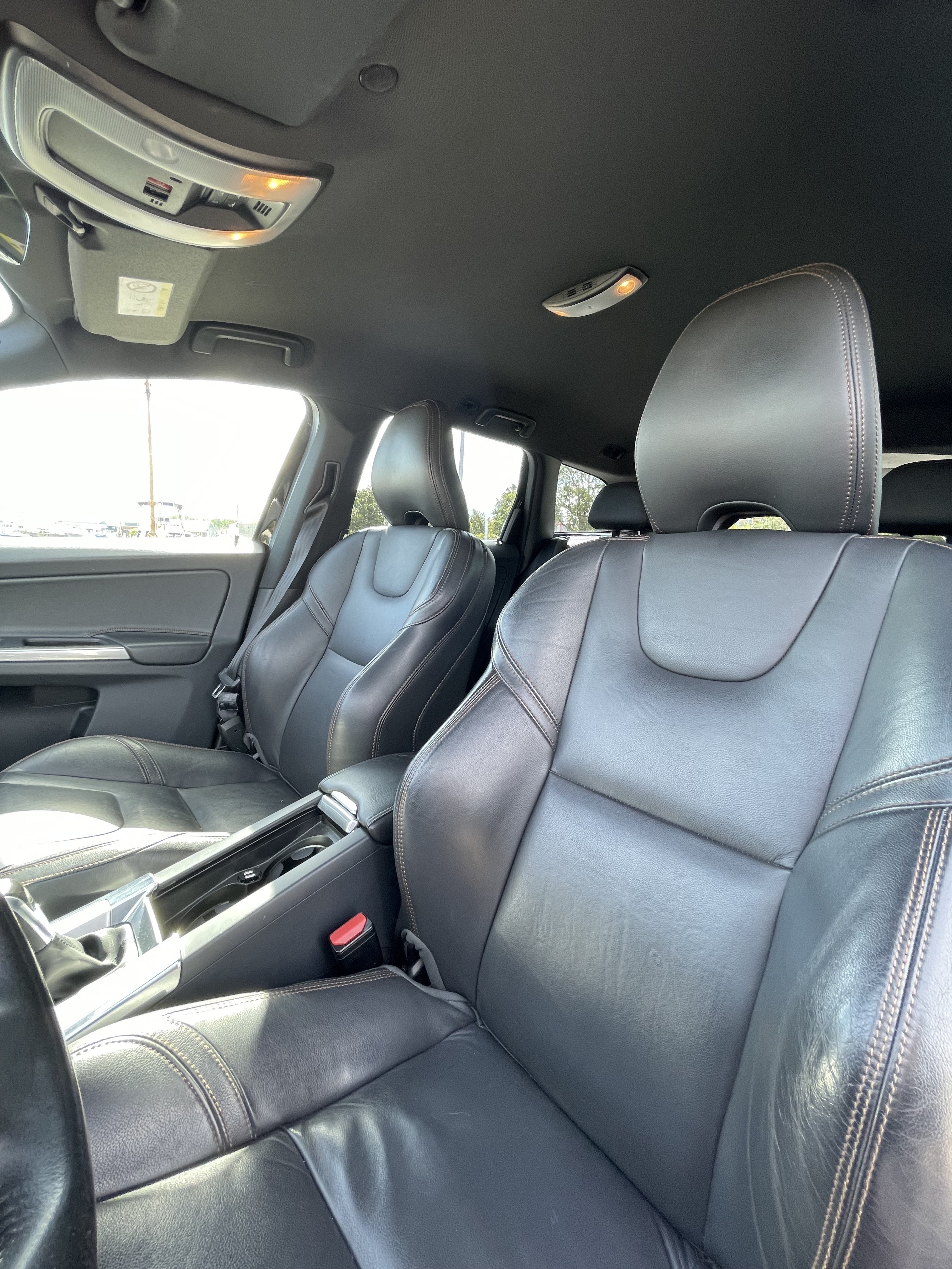 Sort Volvo XC60 fra 2016