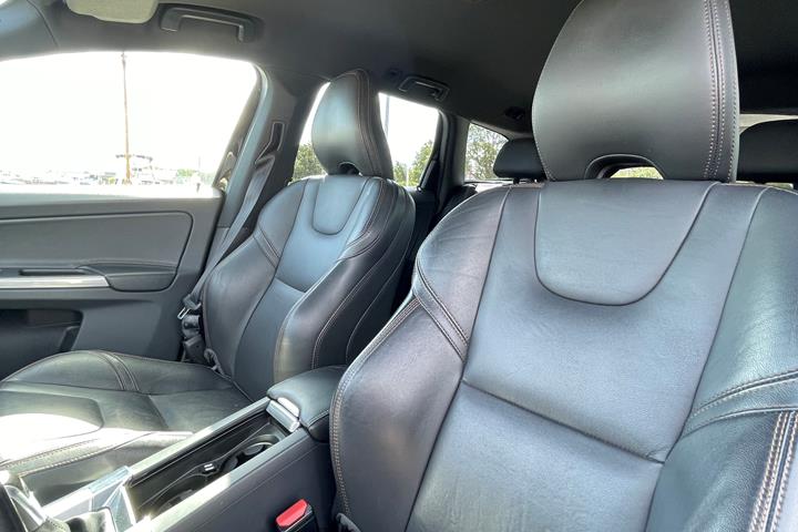 Sort Volvo XC60 fra 2016