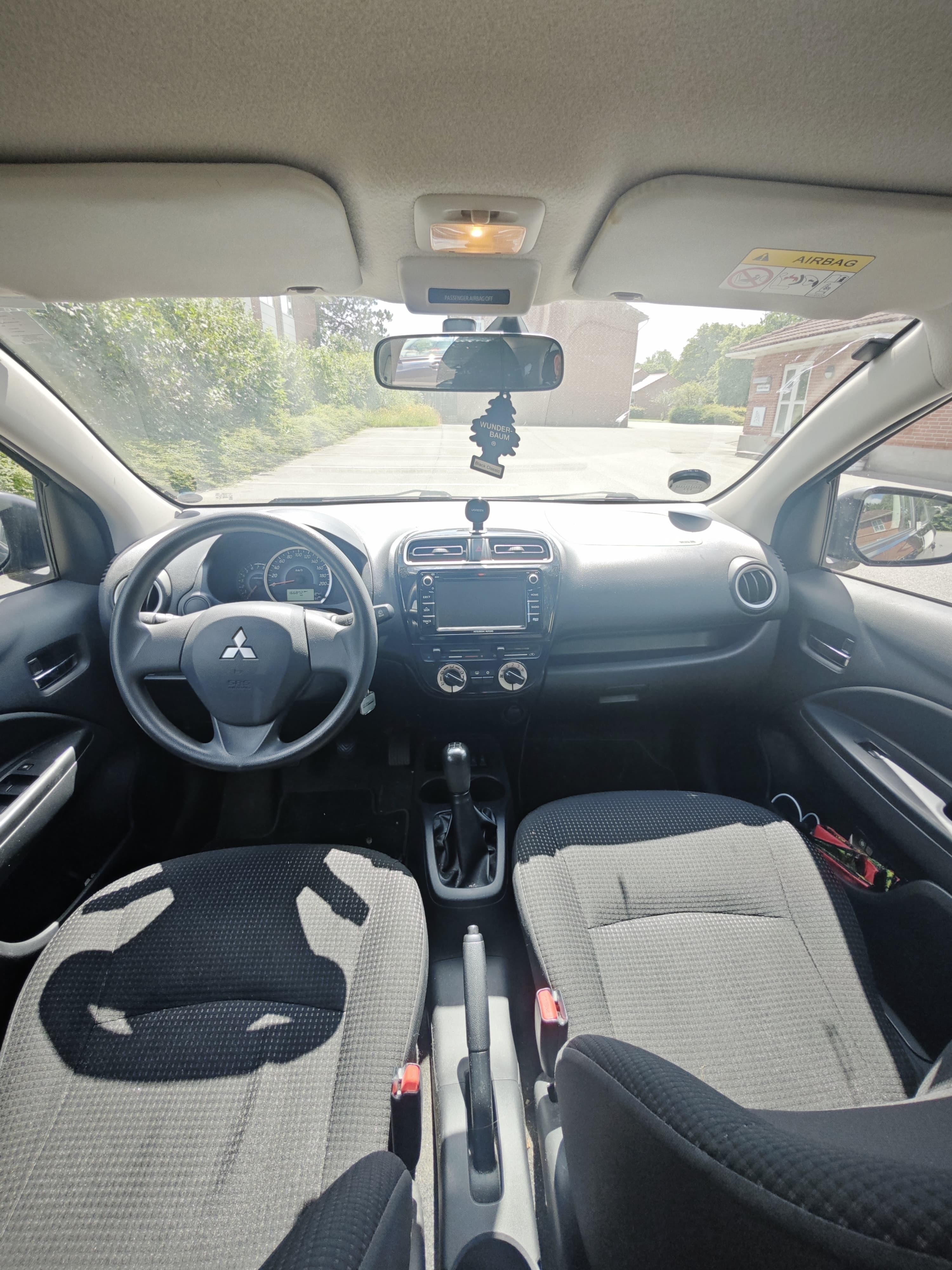 Sort Mitsubishi Space Star fra 2014
