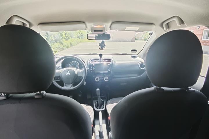 Sort Mitsubishi Space Star fra 2014