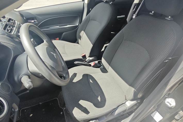 Sort Mitsubishi Space Star fra 2014