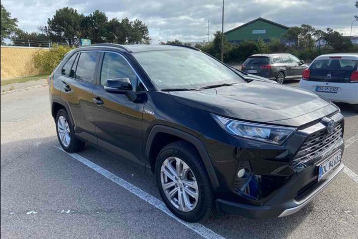 Sort Toyota RAV4 fra 2021