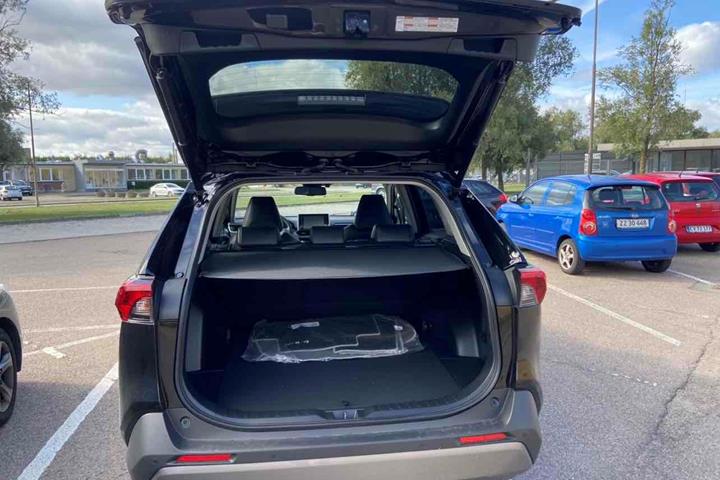 Sort Toyota RAV4 fra 2021