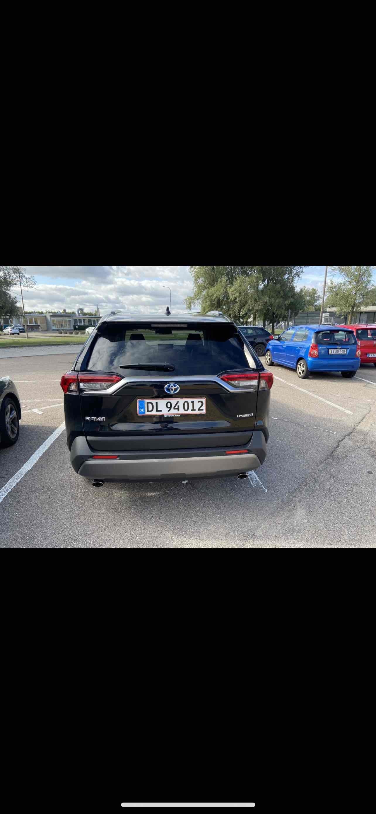 Sort Toyota RAV4 fra 2021