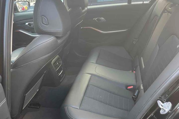 Sort BMW 3-Serie fra 2021