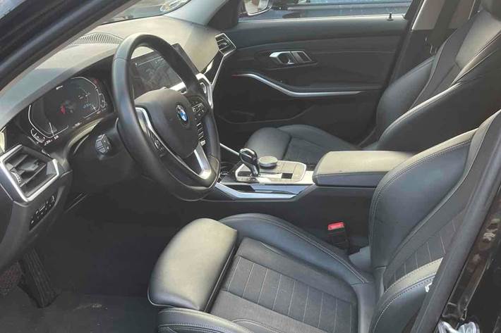 Sort BMW 3-Serie fra 2021