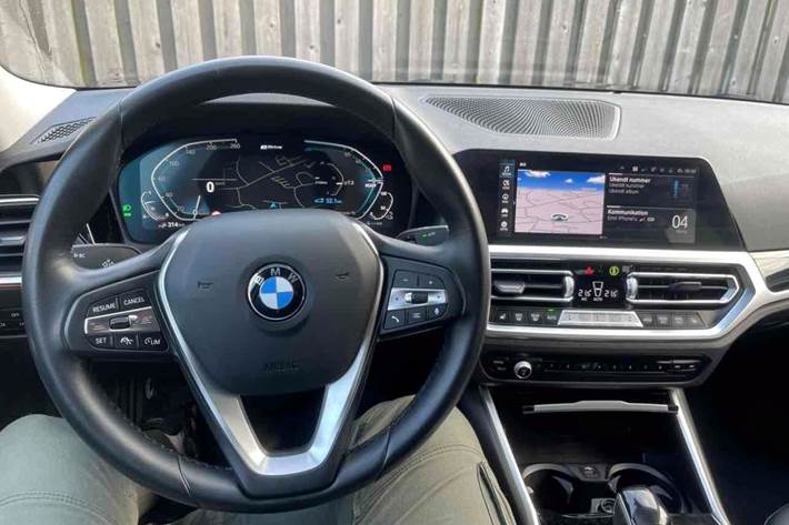 Sort BMW 3-Serie fra 2021