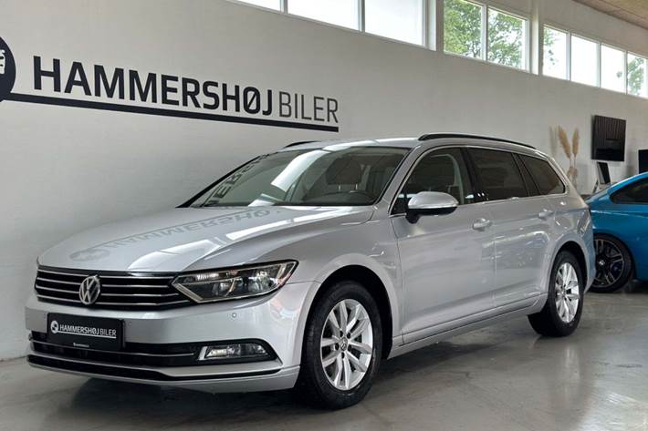 Sølv VW Passat fra 2017