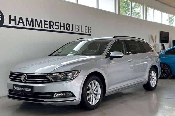 Sølv VW Passat fra 2017