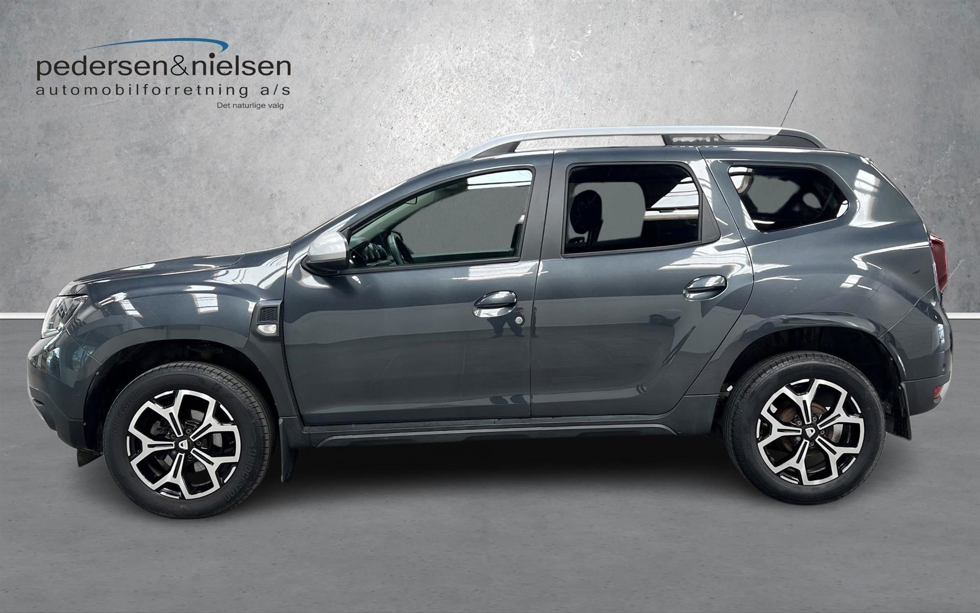 Grå Dacia Duster fra 2020