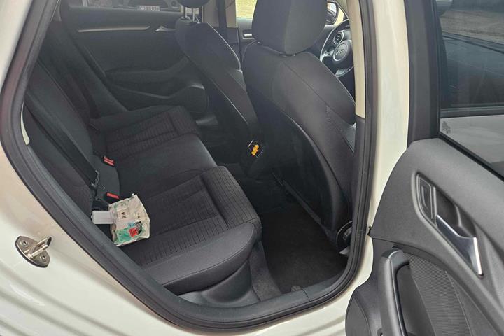 Hvid Audi A3 Limousine fra 2016