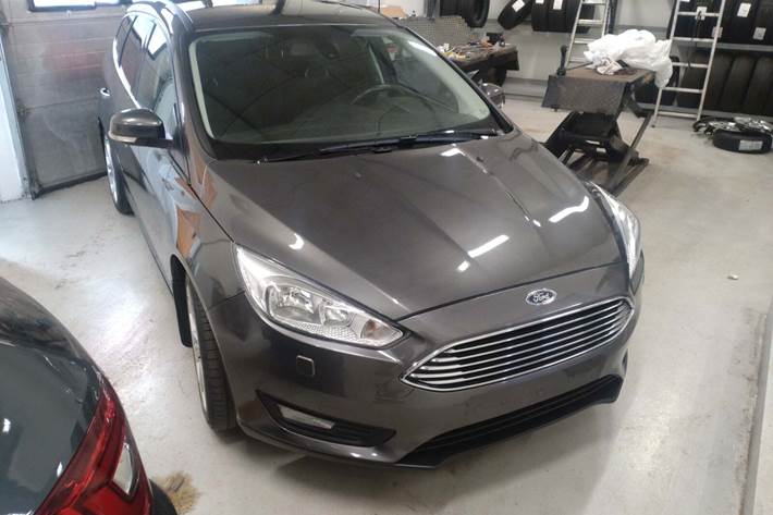 Grå Ford Focus fra 2017