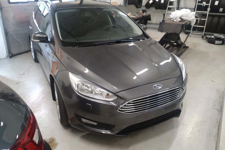 Grå Ford Focus fra 2017