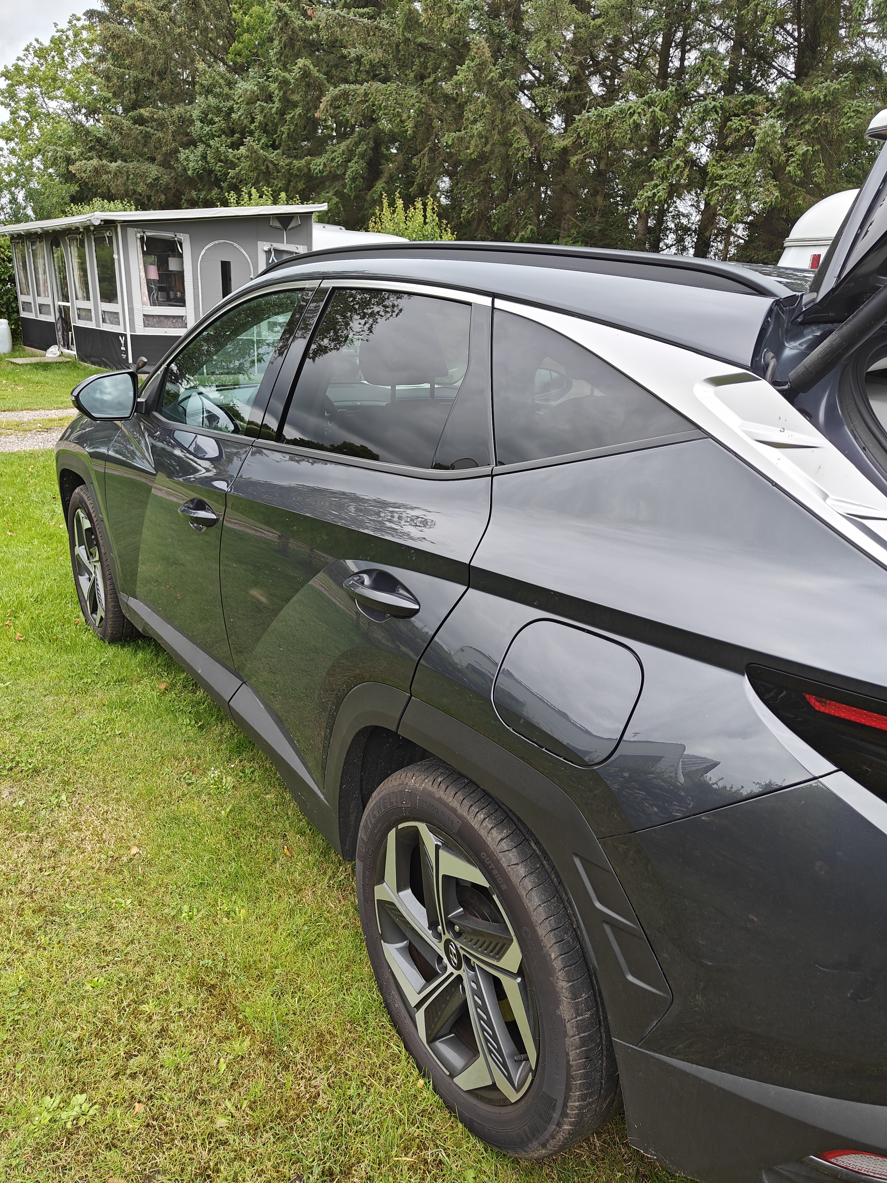 Grå Hyundai Tucson fra 2024