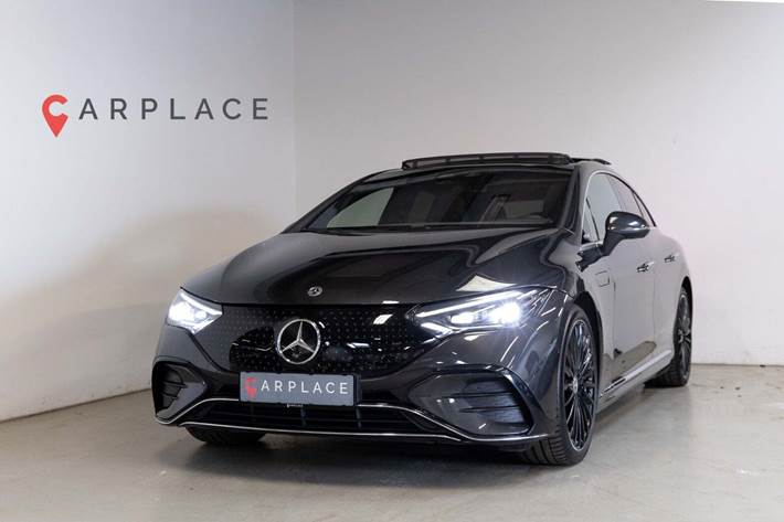 Grå Mercedes EQE350+ fra 2022 set udefra